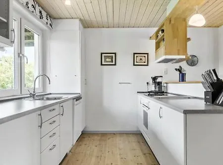 Semesterbostad 8841-glesborg-strandskadevej-14 Glesborg